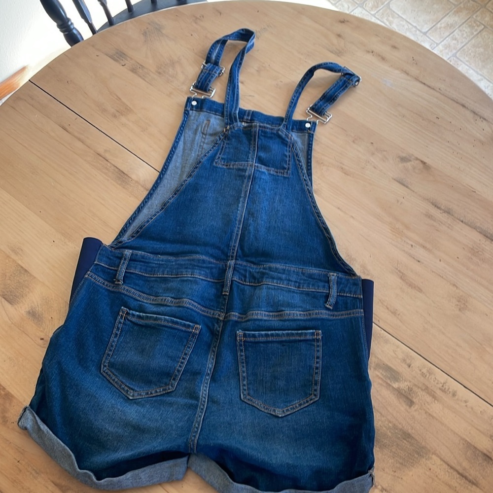 Indigo Blue Maternity Overall Denim Shorts - Comfort Flex Waistband - Medium - Picture 5 of 6